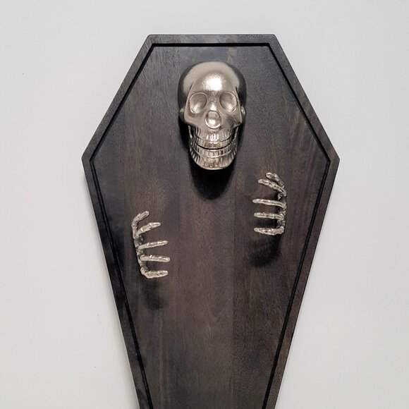 RARE Pottery Barn Halloween Skeleton Wood Cheeseboard NIB - Picture 5 of 6